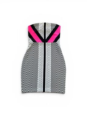 NWT Express Strapless Bodycon Mini Dress Size 0 Graphic Chevron Concert Rave